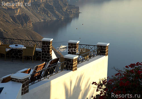 Irinis Villas Resort 6